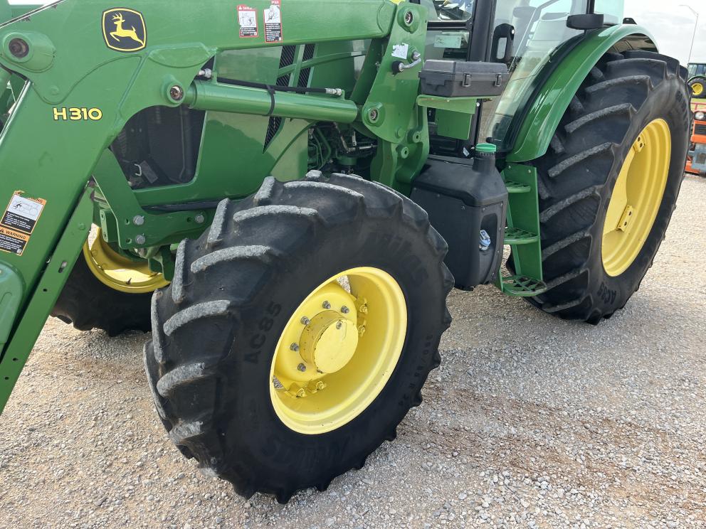 Image for 2017 John Deere 6120E