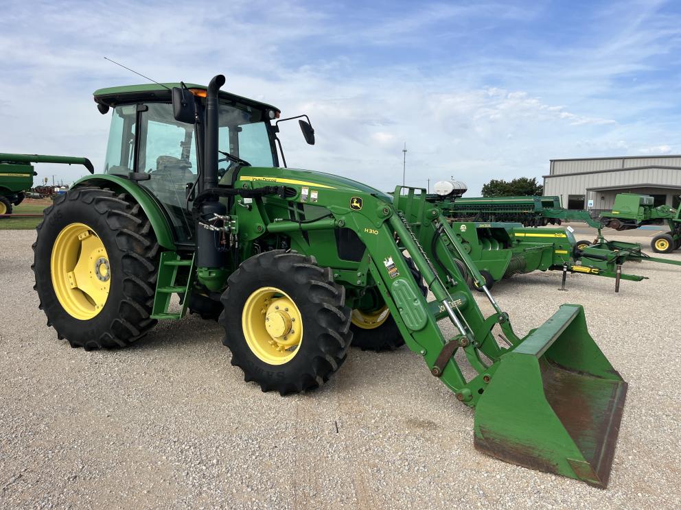 Image for 2017 John Deere 6120E