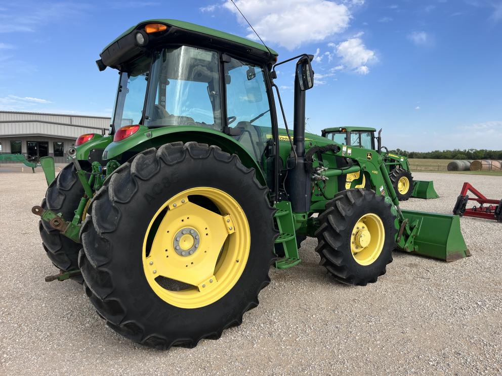 Image for 2017 John Deere 6120E