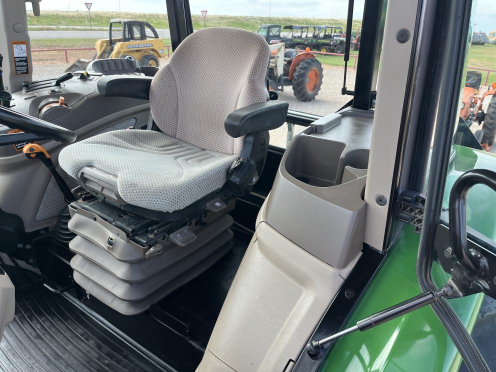 Image for 2017 John Deere 6120E