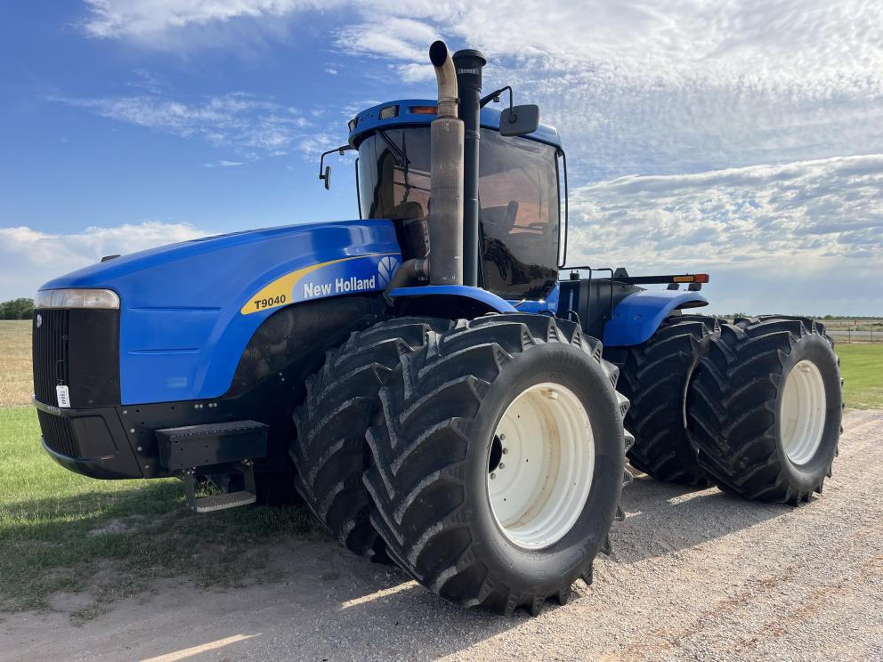 Image for 2007 New Holland T9040