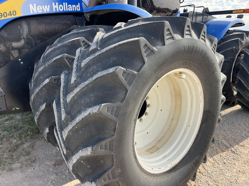 Image for 2007 New Holland T9040