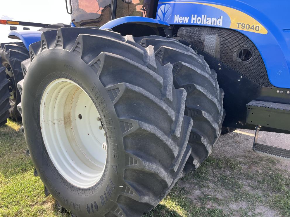 Image for 2007 New Holland T9040