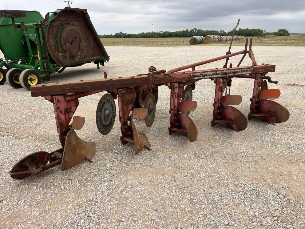 Image for Massey Ferguson 82