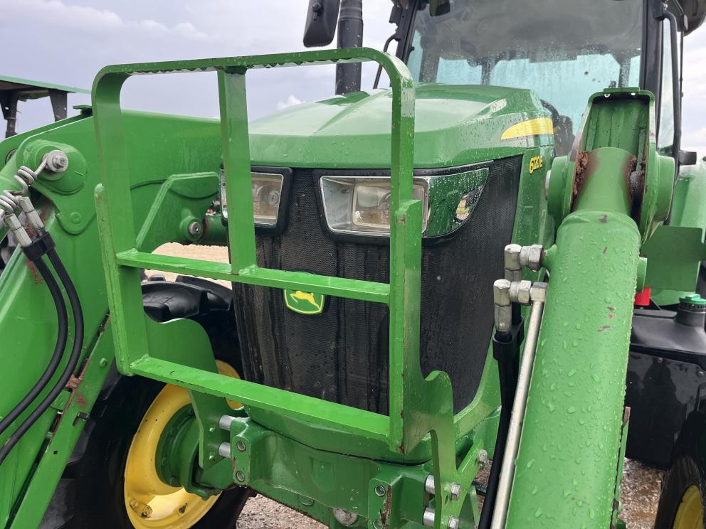 Image for 2017 John Deere 6120E