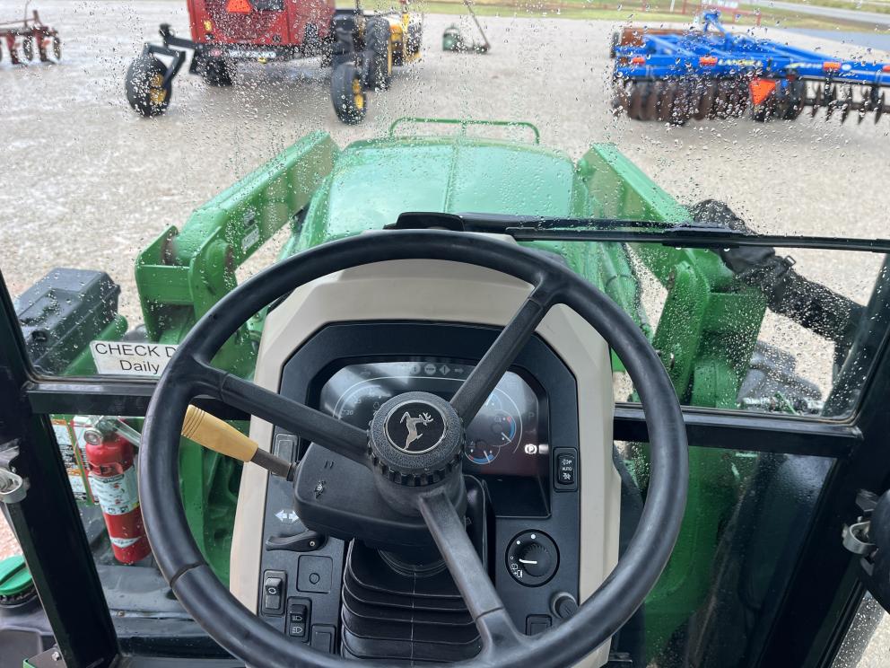 Image for 2017 John Deere 6120E