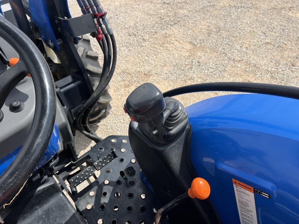 Image for 2015 New Holland WORKMASTER 70