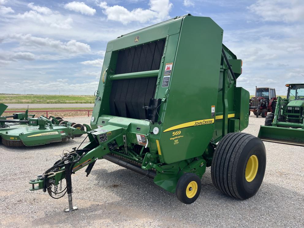 Image for 2013 John Deere 569