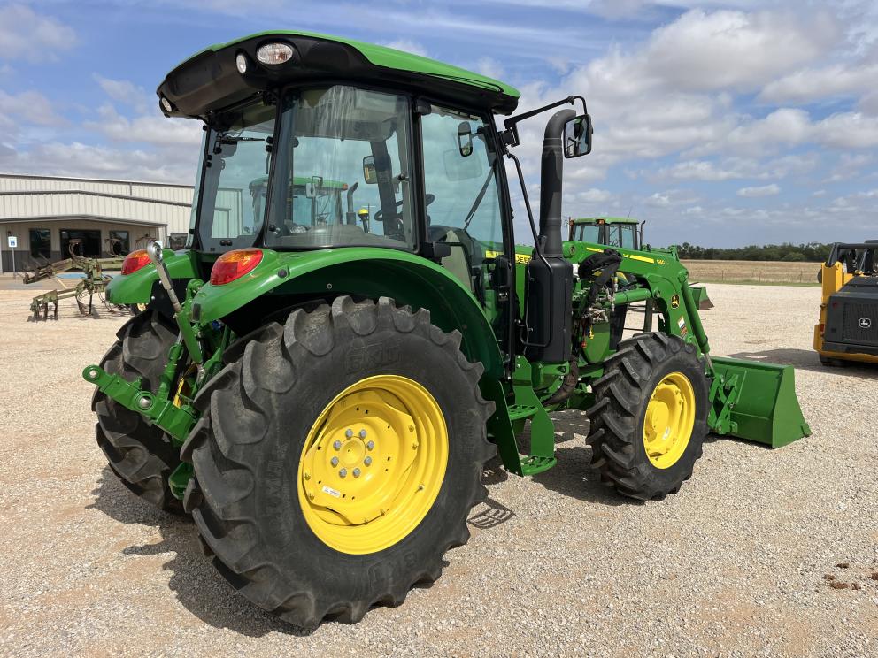 Image for 2022 John Deere 5115M