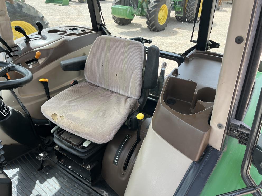 Image for 2006 John Deere 5425