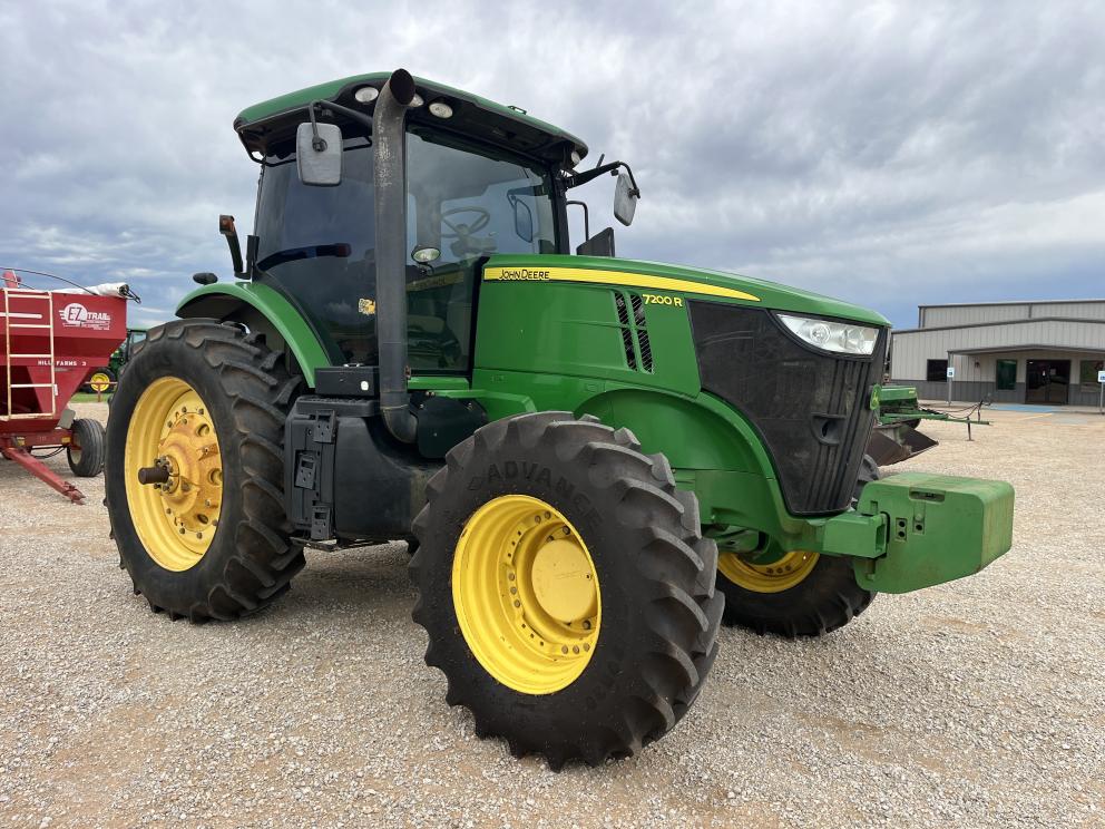 Image for 2012 John Deere 7200R
