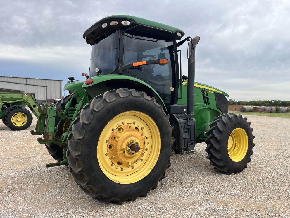 Image for 2012 John Deere 7200R