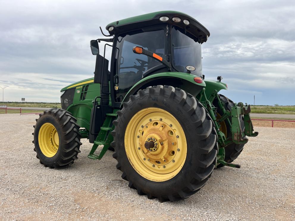 Image for 2012 John Deere 7200R