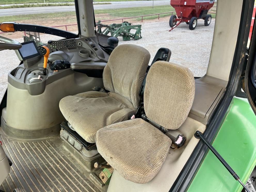 Image for 2012 John Deere 7200R
