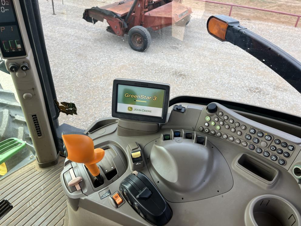 Image for 2012 John Deere 7200R