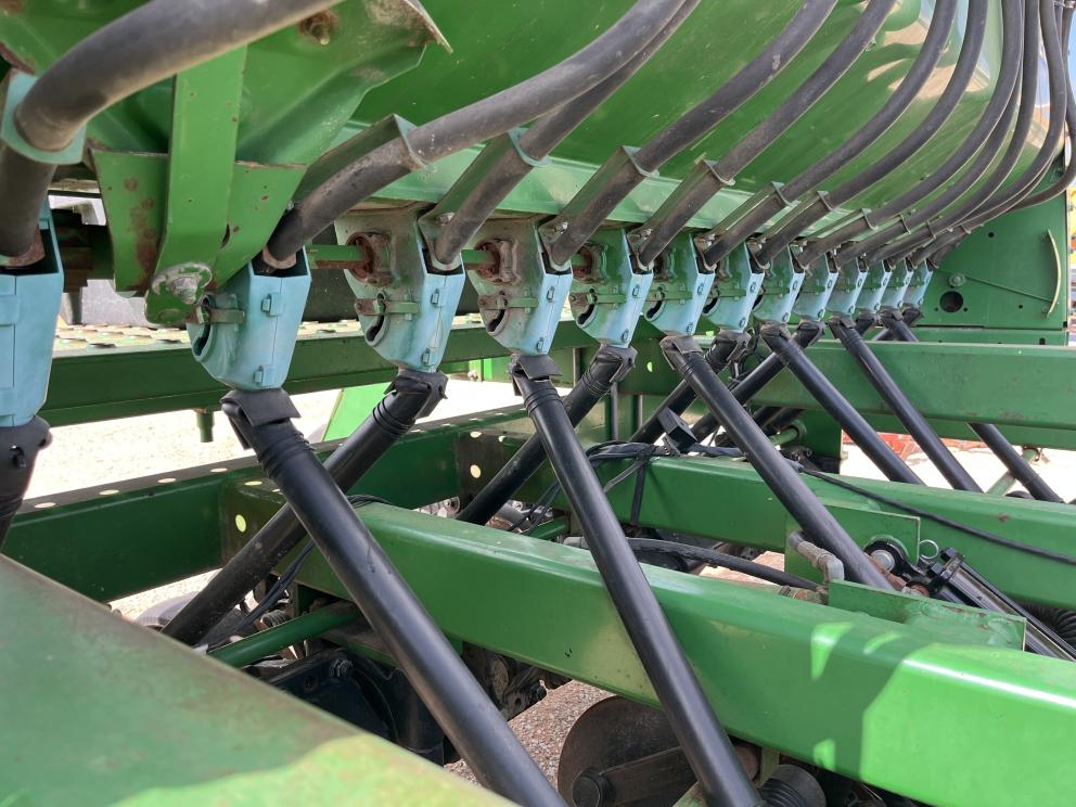 Image for 1998 John Deere 1560