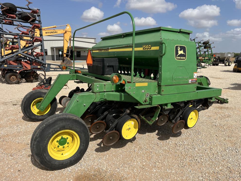 Image for 1998 John Deere 1560