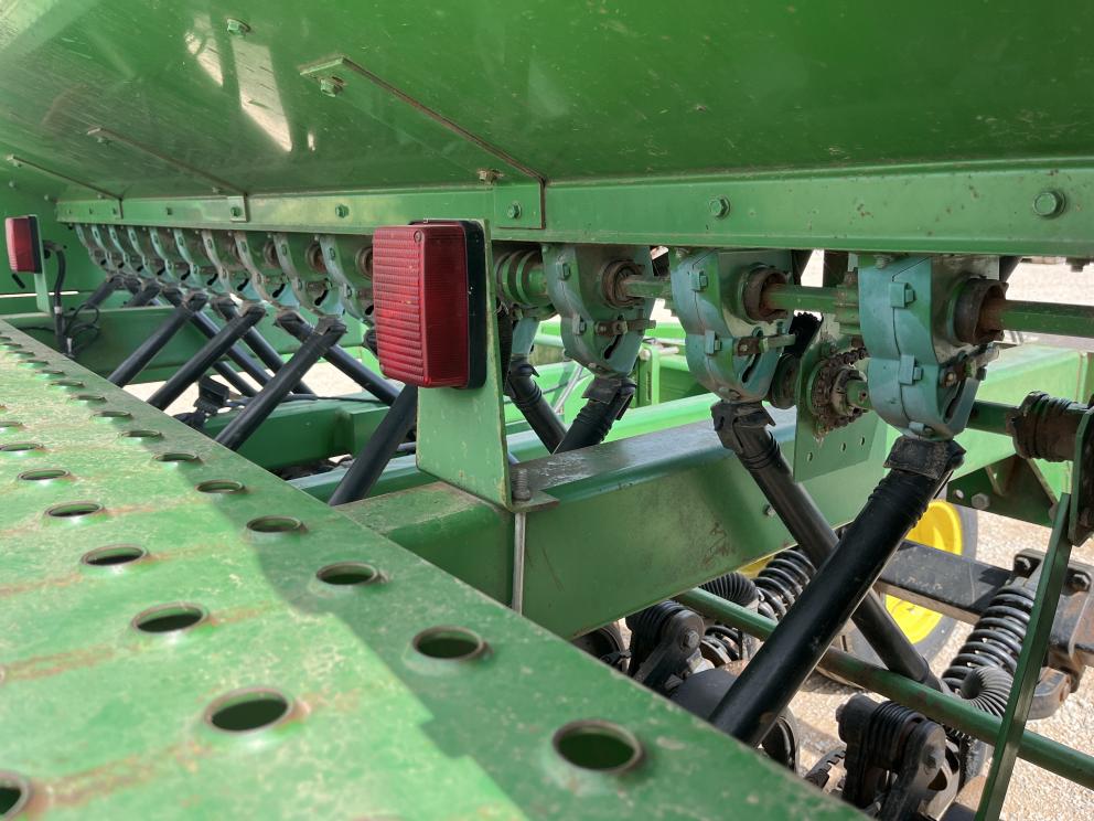 Image for 1998 John Deere 1560