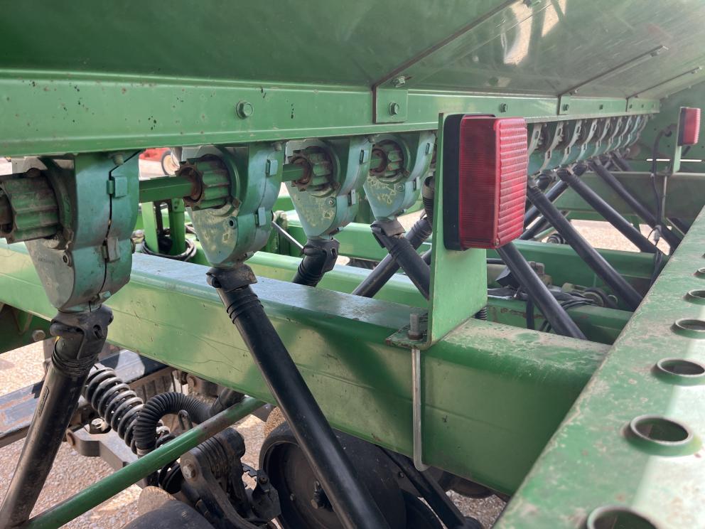 Image for 1998 John Deere 1560