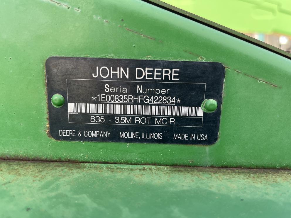 Image for 2016 John Deere 835