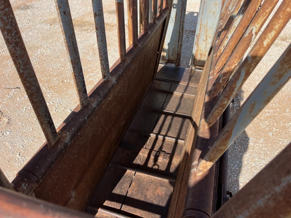 Image for W-W Cattle Chute