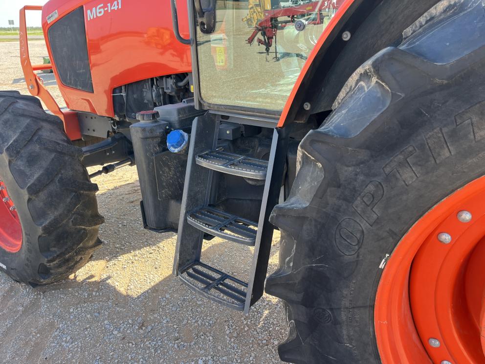 Image for 2021 Kubota M6-141