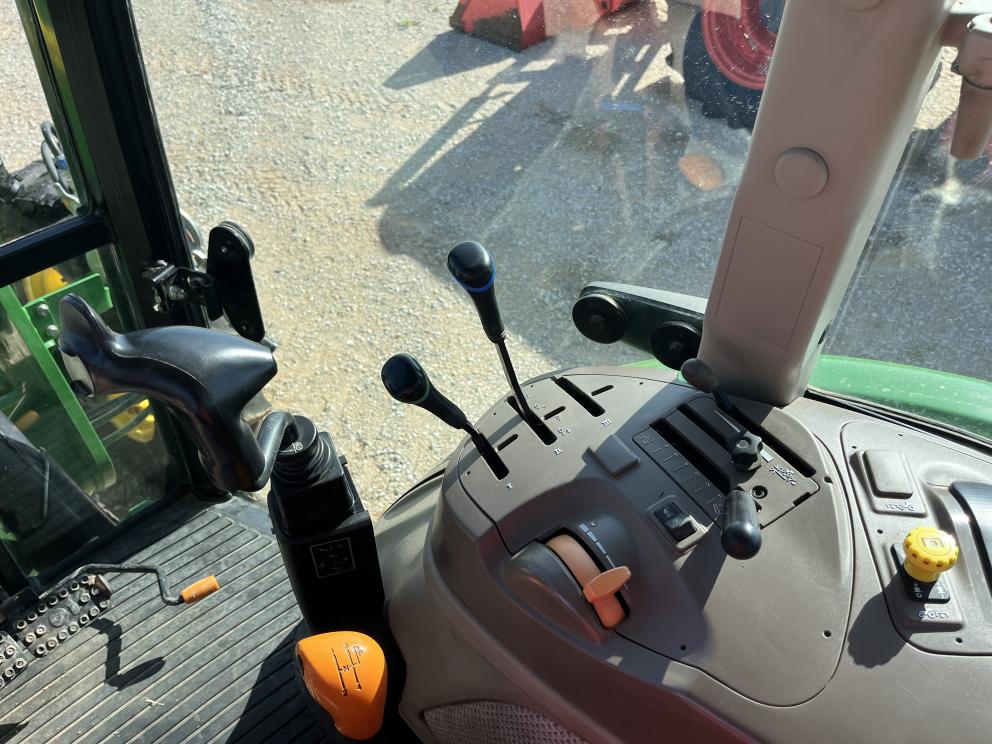 Image for 2019 John Deere 5100E