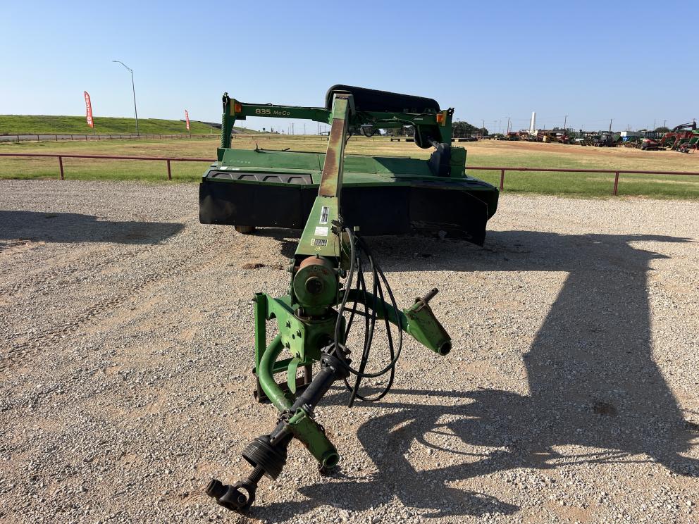 Image for 2012 John Deere 835
