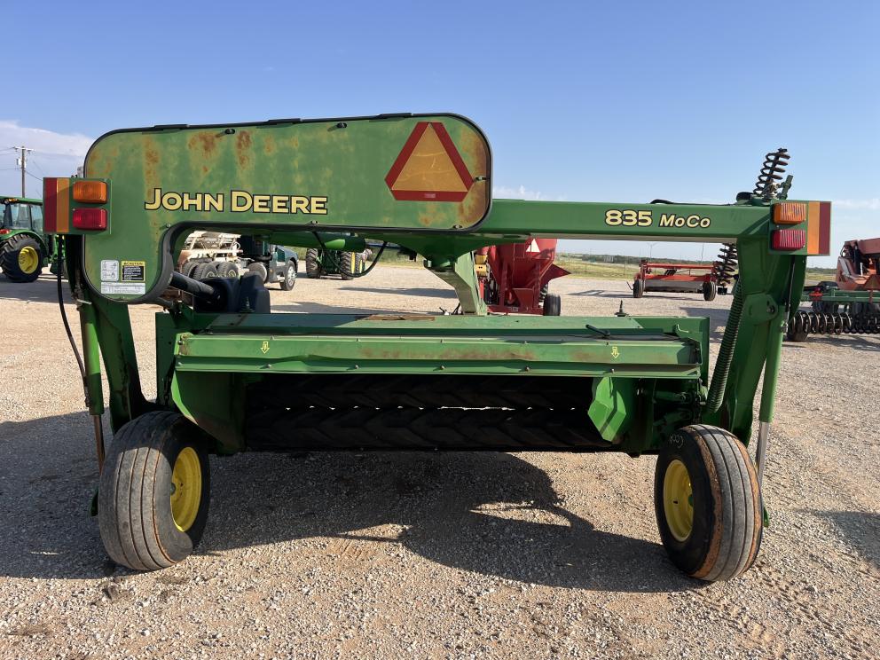 Image for 2012 John Deere 835