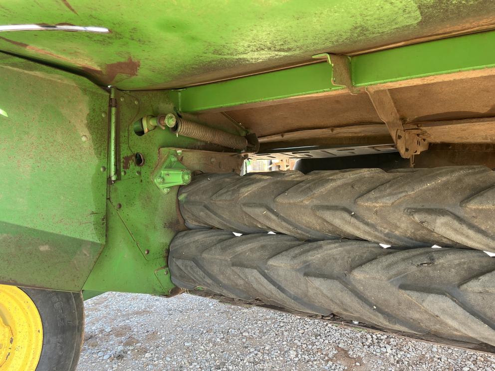 Image for 2012 John Deere 835