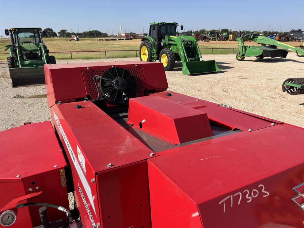 Image for 2023 Massey Ferguson 1840