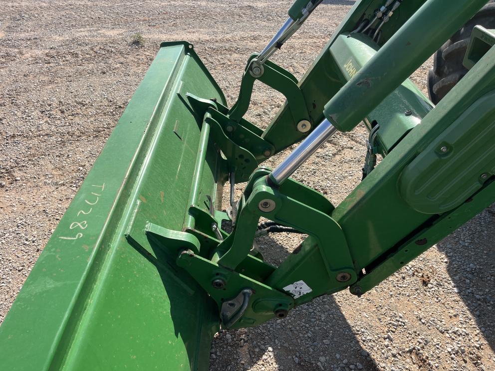 Image for 2022 John Deere 6155M