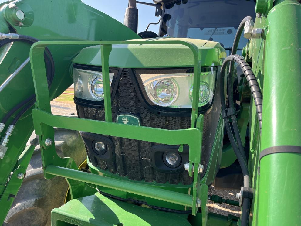 Image for 2022 John Deere 6155M