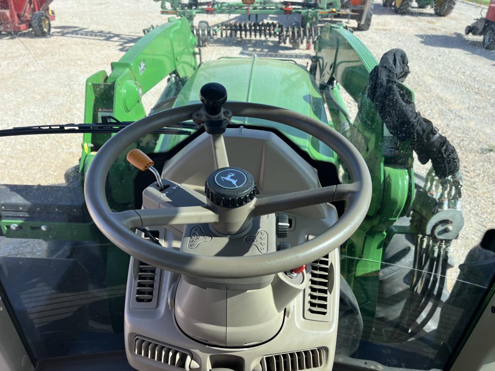 Image for 2022 John Deere 6155M
