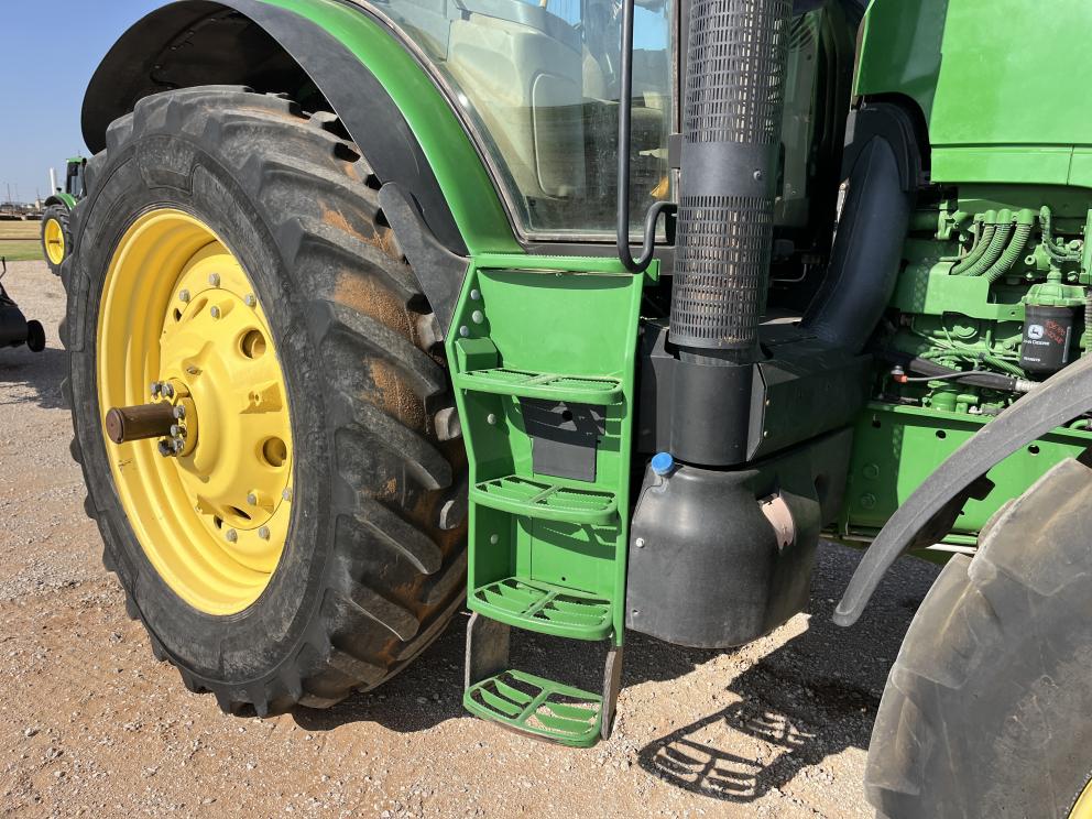 Image for 2014 John Deere 6210R