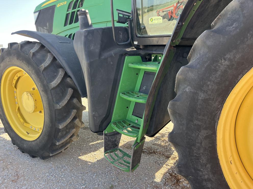 Image for 2014 John Deere 6210R