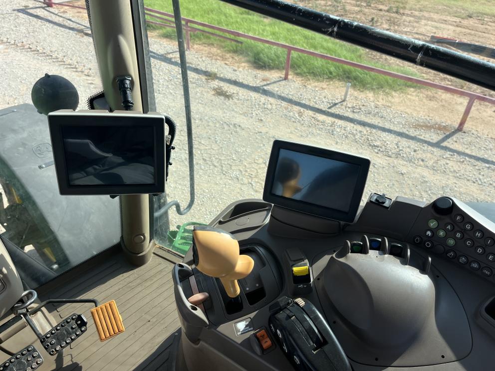 Image for 2014 John Deere 6210R