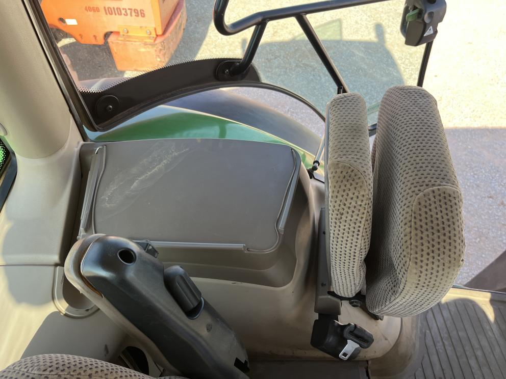 Image for 2014 John Deere 6210R