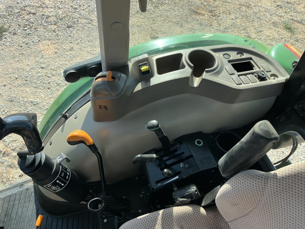 Image for 2019 John Deere 5075E