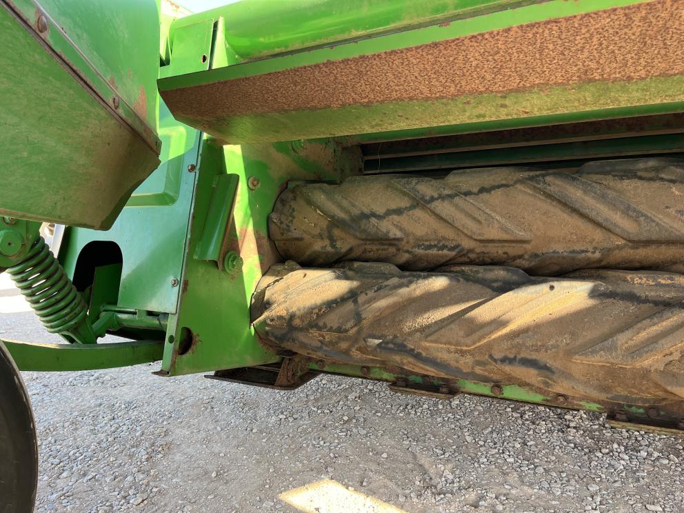 Image for 2000 John Deere 925