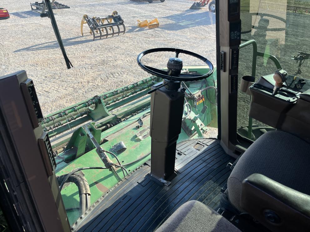 Image for 2000 John Deere 4890