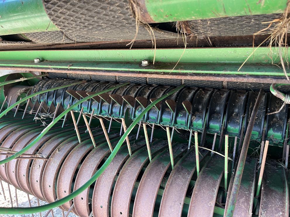 Image for 2001 John Deere 567