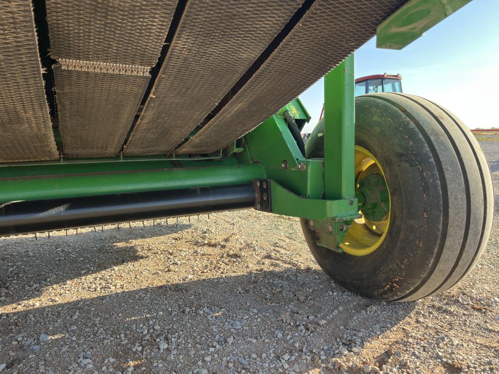 Image for 2001 John Deere 567