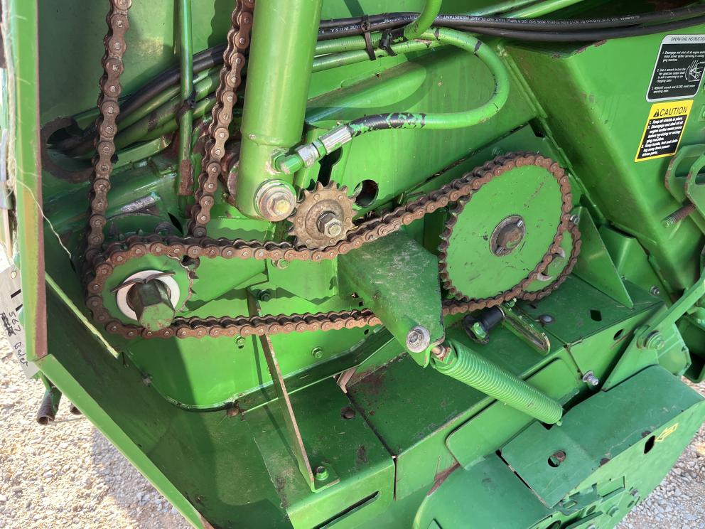 Image for 2001 John Deere 567