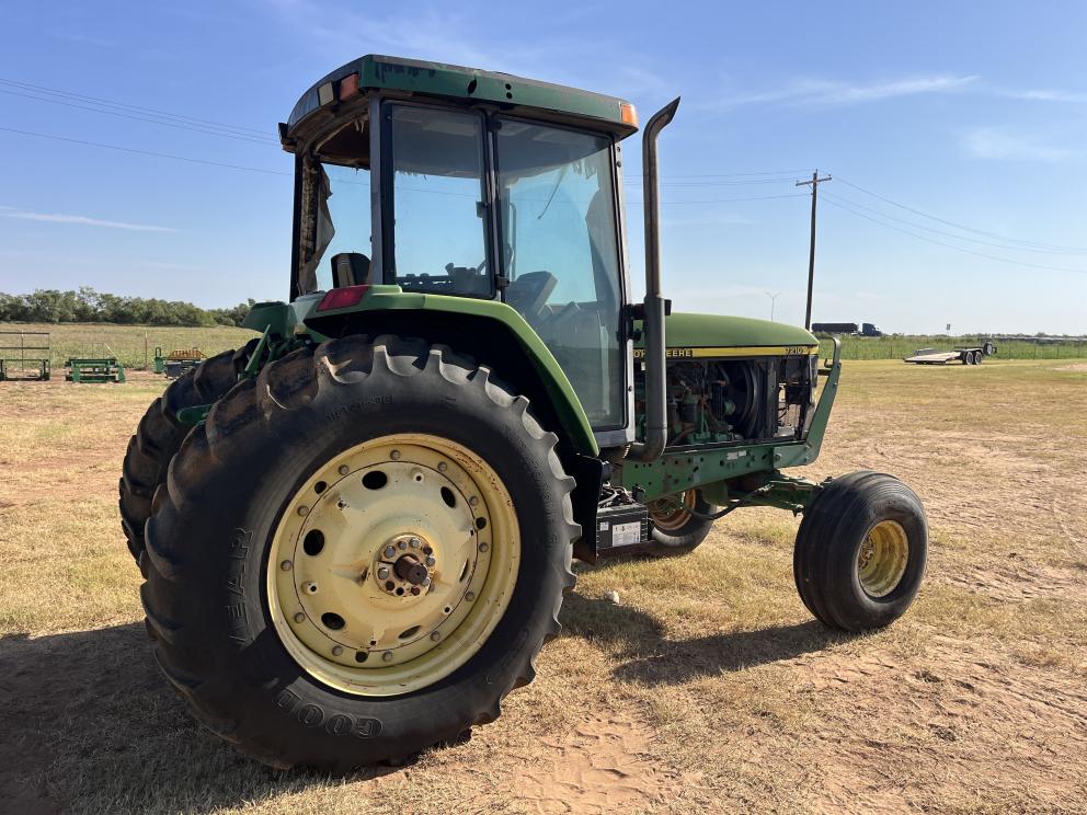 Image for 1997 John Deere 7210