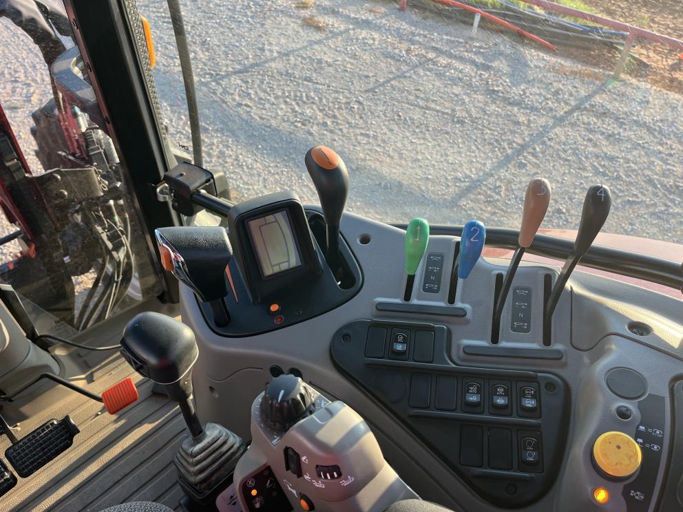 Image for 2022 Case IH Maxxum 125