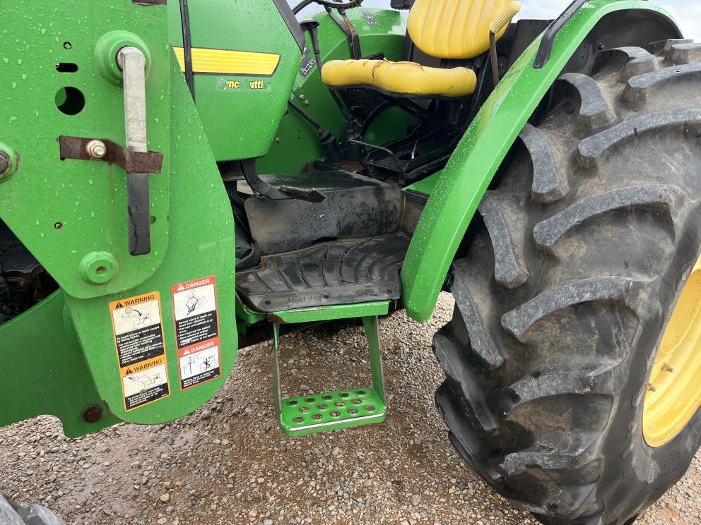 Image for 2004 John Deere 5420