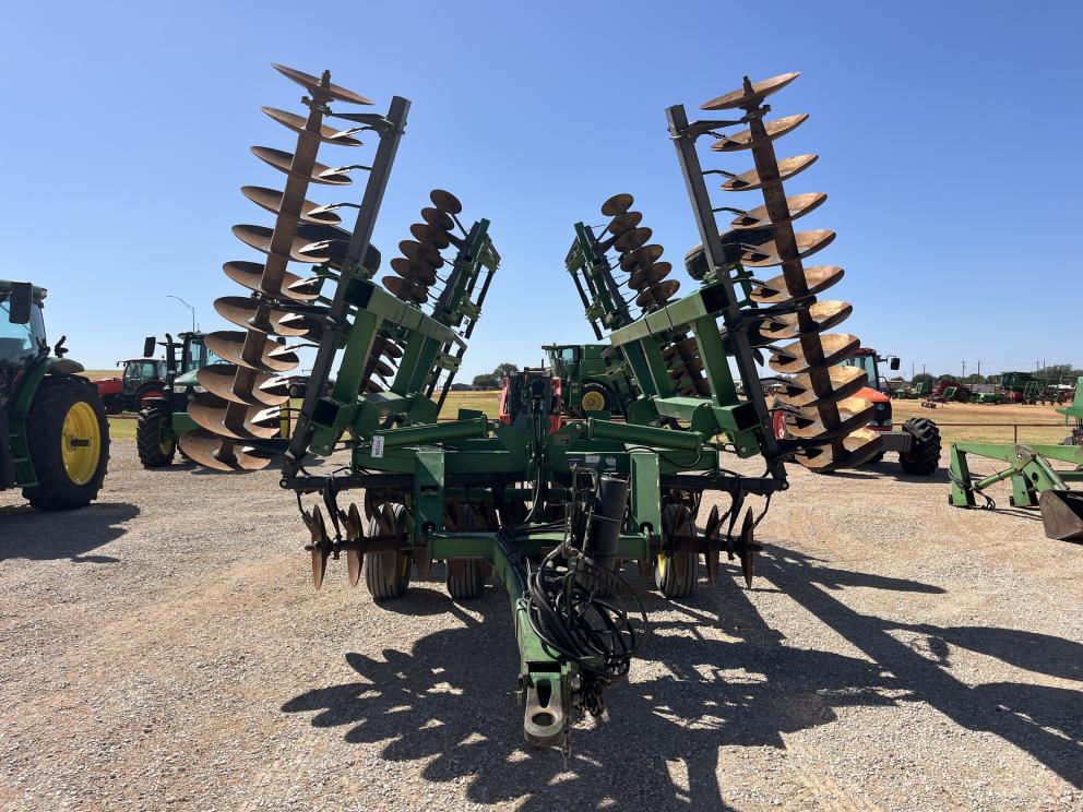 Image for 2004 John Deere 637