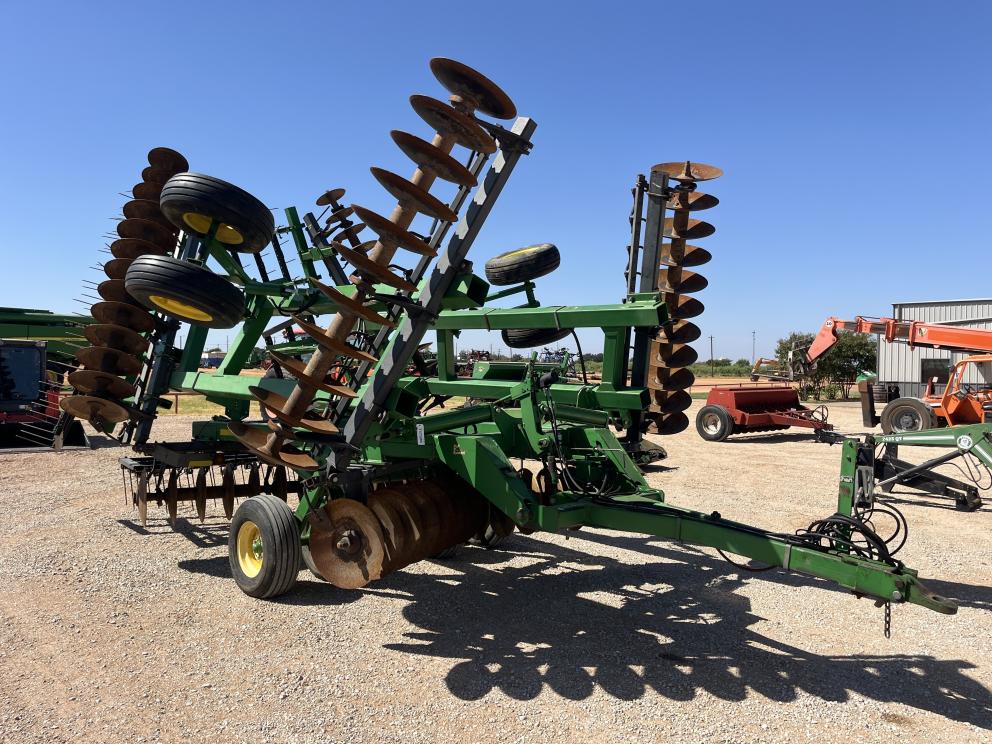 Image for 2004 John Deere 637