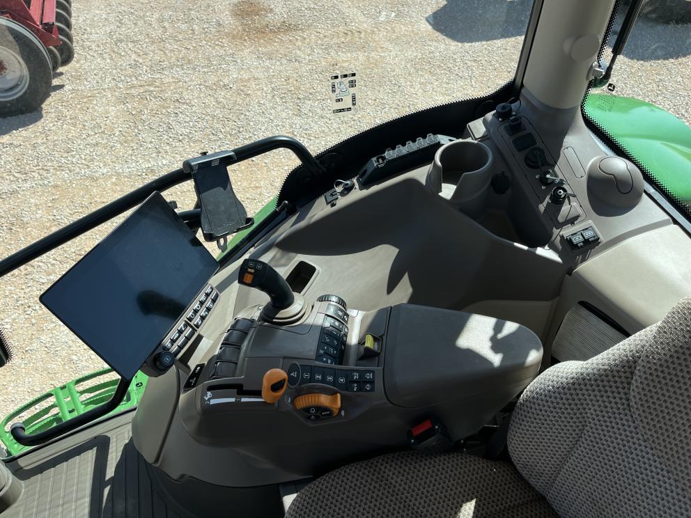 Image for 2024 John Deere 6R 155